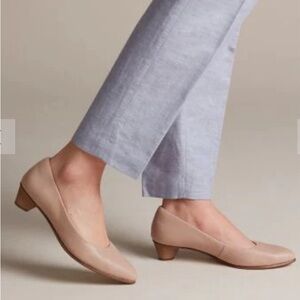 Clarks Mena Bloom  Pump Black Leather Pointed Kitten Heel Shoes Size 7.5